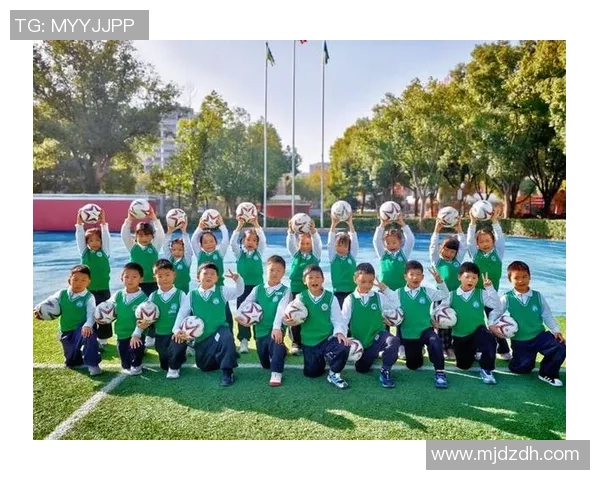 篮球足球明星萌娃齐聚一堂展现运动魅力与童趣无限的精彩瞬间 篮球足球明星萌娃齐聚一堂展现运动魅力与童趣无限的精彩瞬间